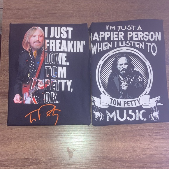 Bundle of 2 EUC Small Gildan Tom Petty T Shirts Unisex - Picture 1 of 7